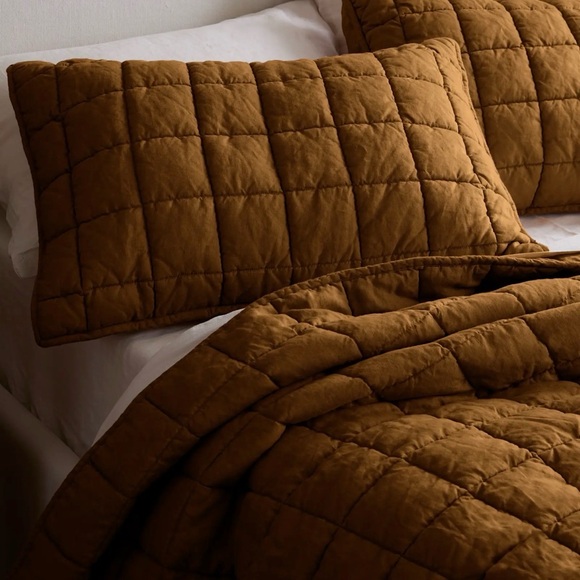 Quince Other - QUINCE Luxurious Color Tobacco Quilted Linen Pillow Sham